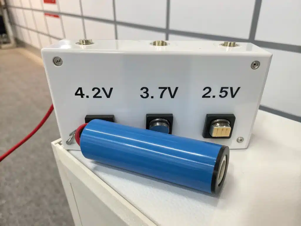 18650 battery voltage