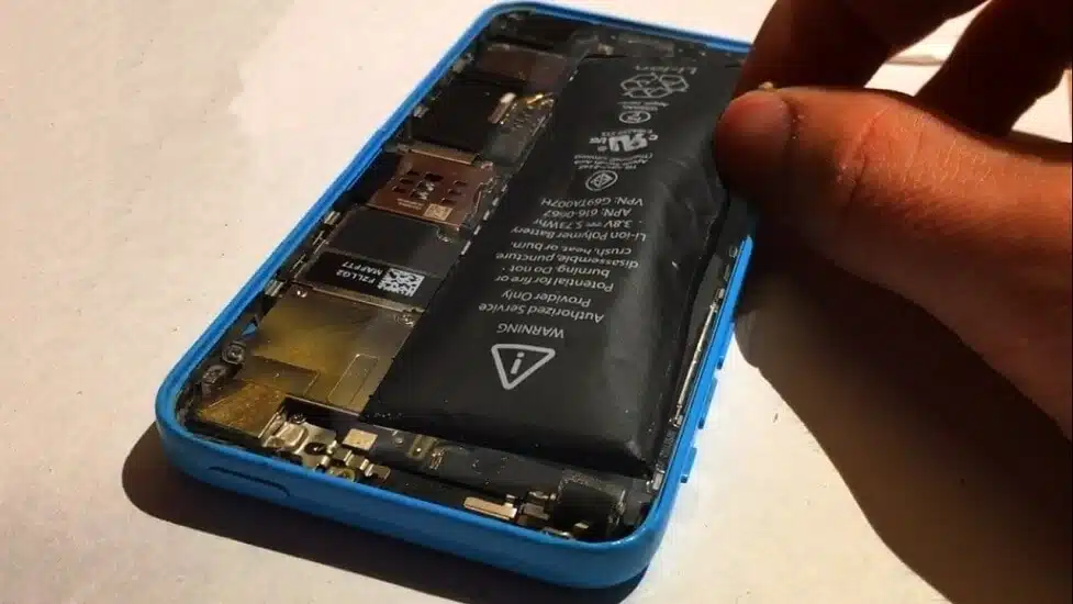 signs and causes of lithium battery bulging and how to prevent it